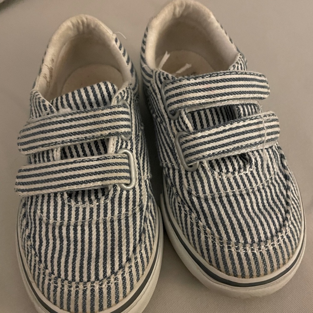 Toddler Janie and Jack seersucker shoes size 8